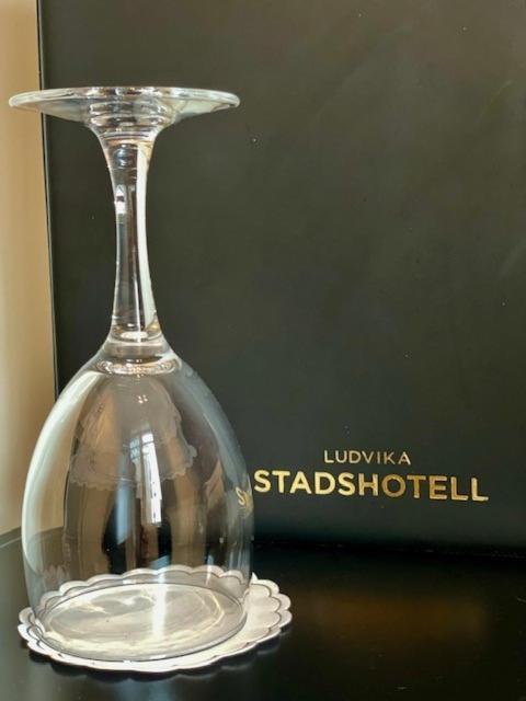 Ludvika Stadshotell Bagian luar foto